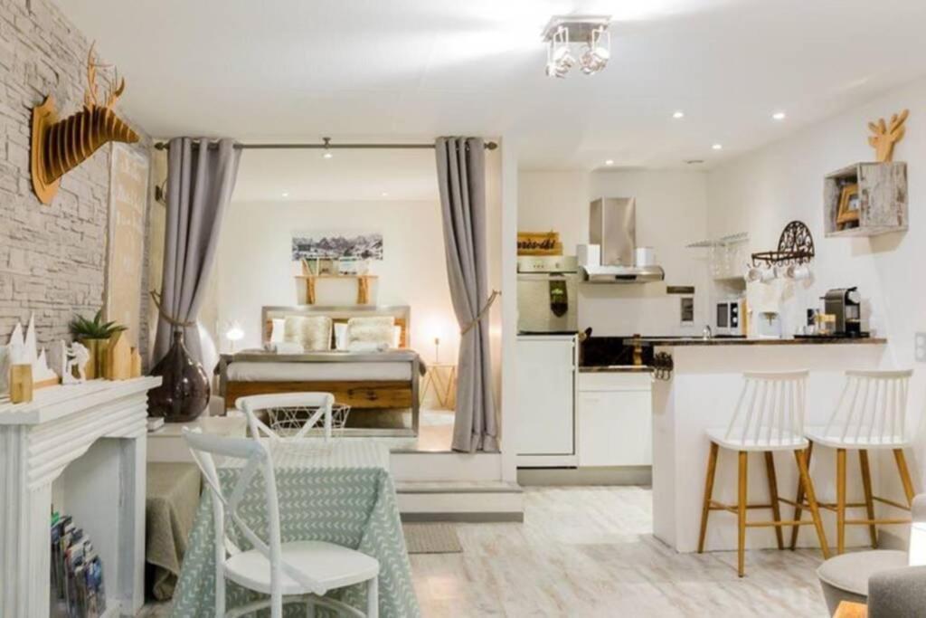 Un Cottage Alpin Chaleureux Dans Le Coeur D Annecy Avec 2 Velos Exteriör bild